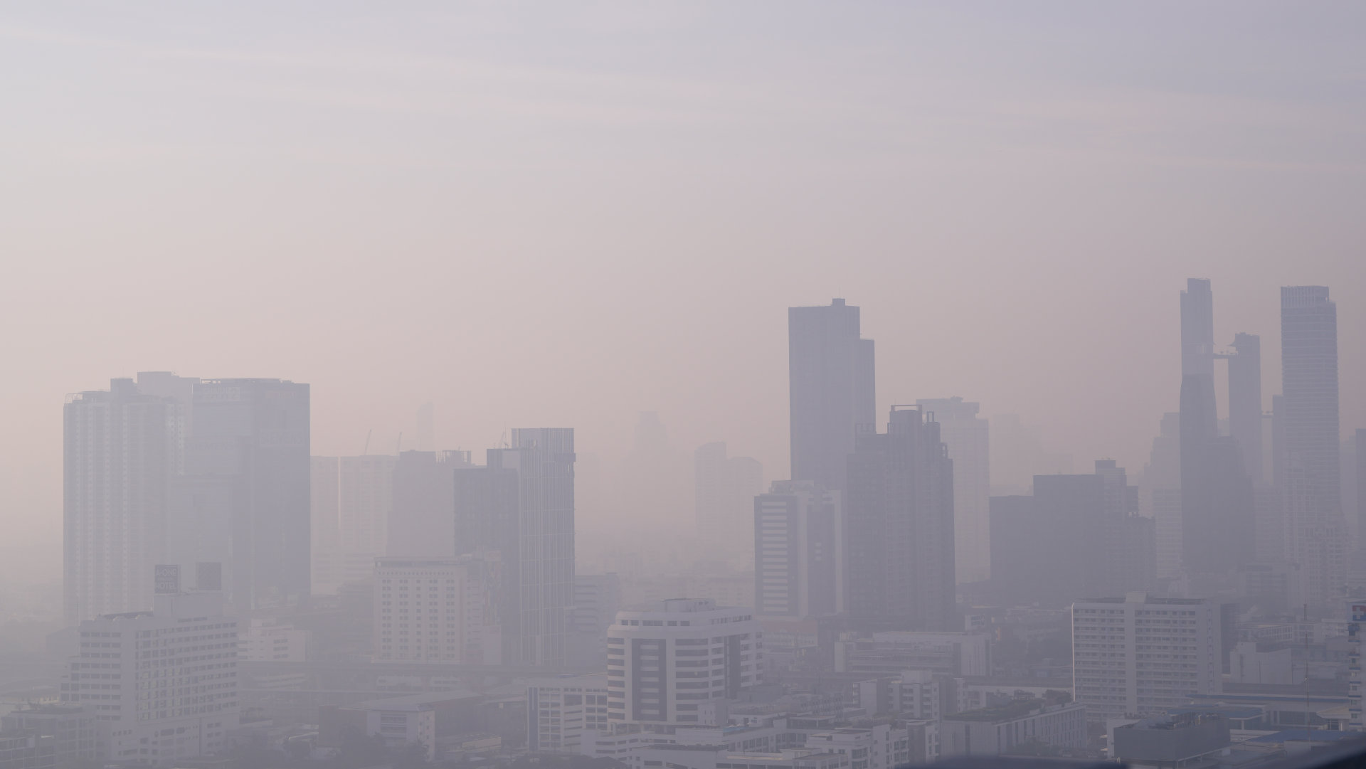 City shrouded in air pollution